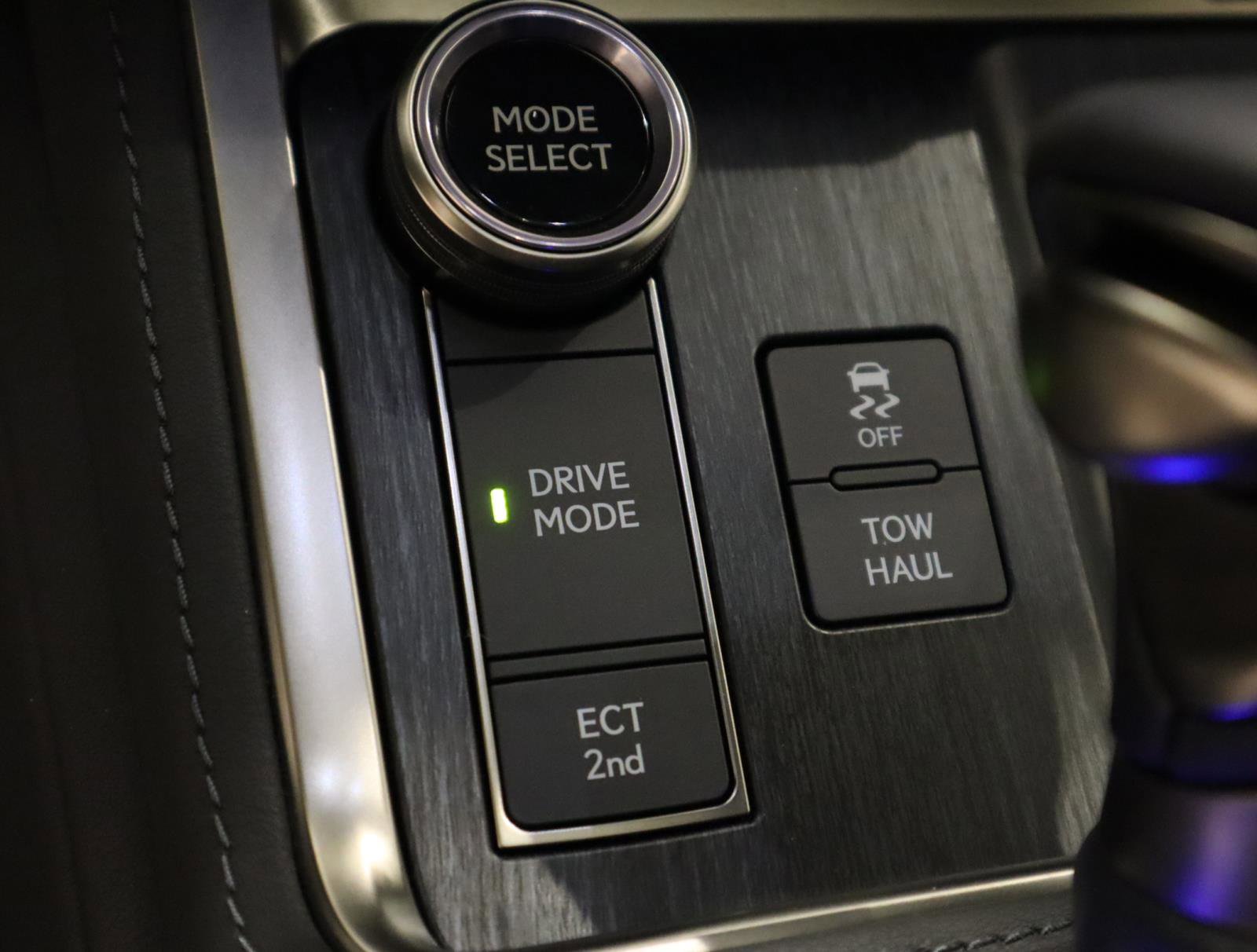 Used 2024 Lexus GX 550 w/ Accessory Package (Z1) image 36