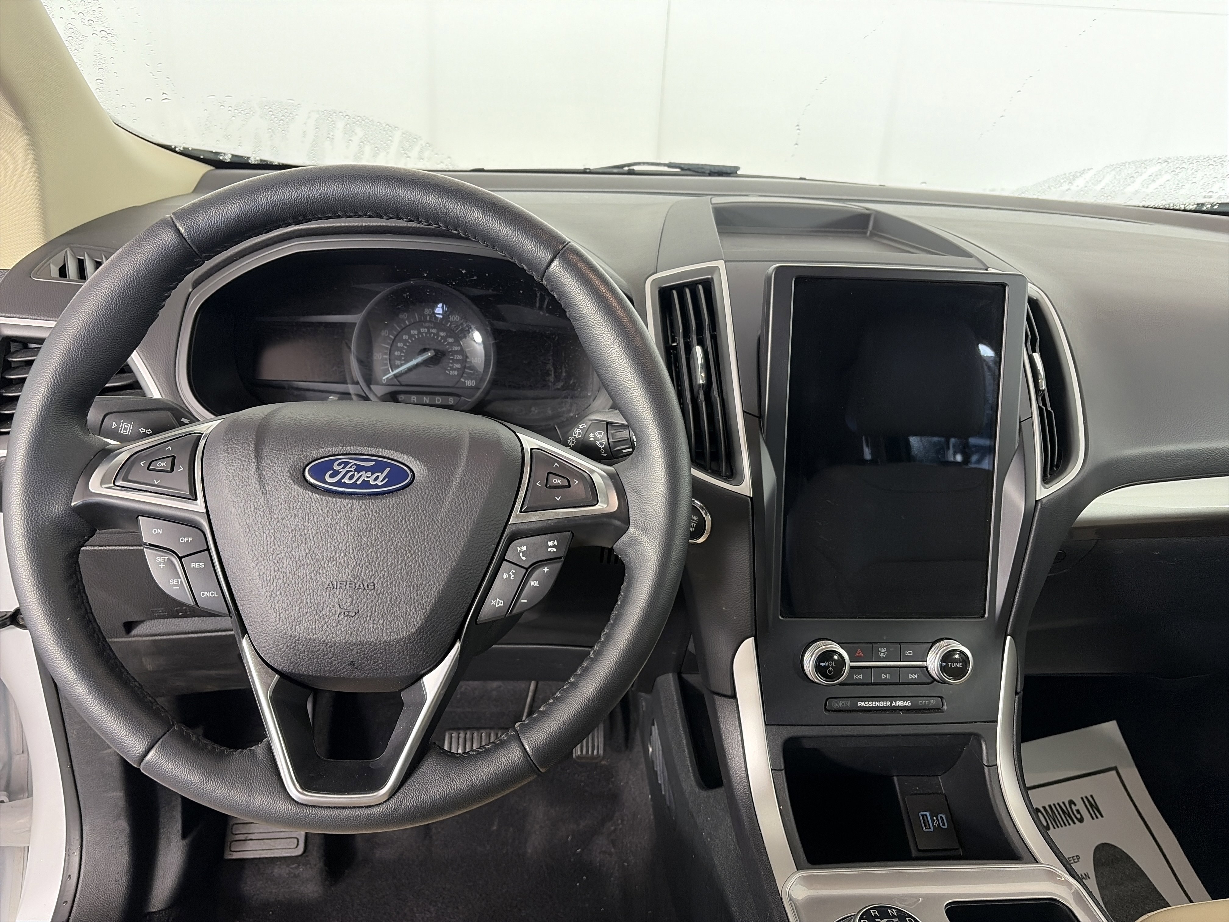 Used 2024 Ford Edge SEL w/ Convenience Package image 3