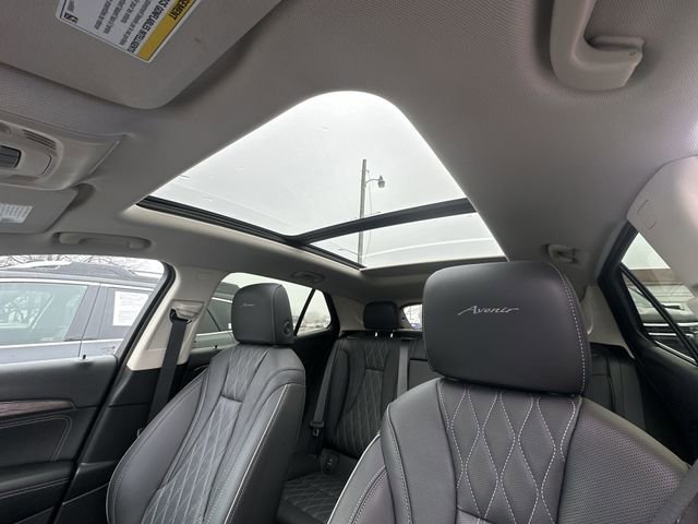 Used 2023 Buick Envision Avenir image 13
