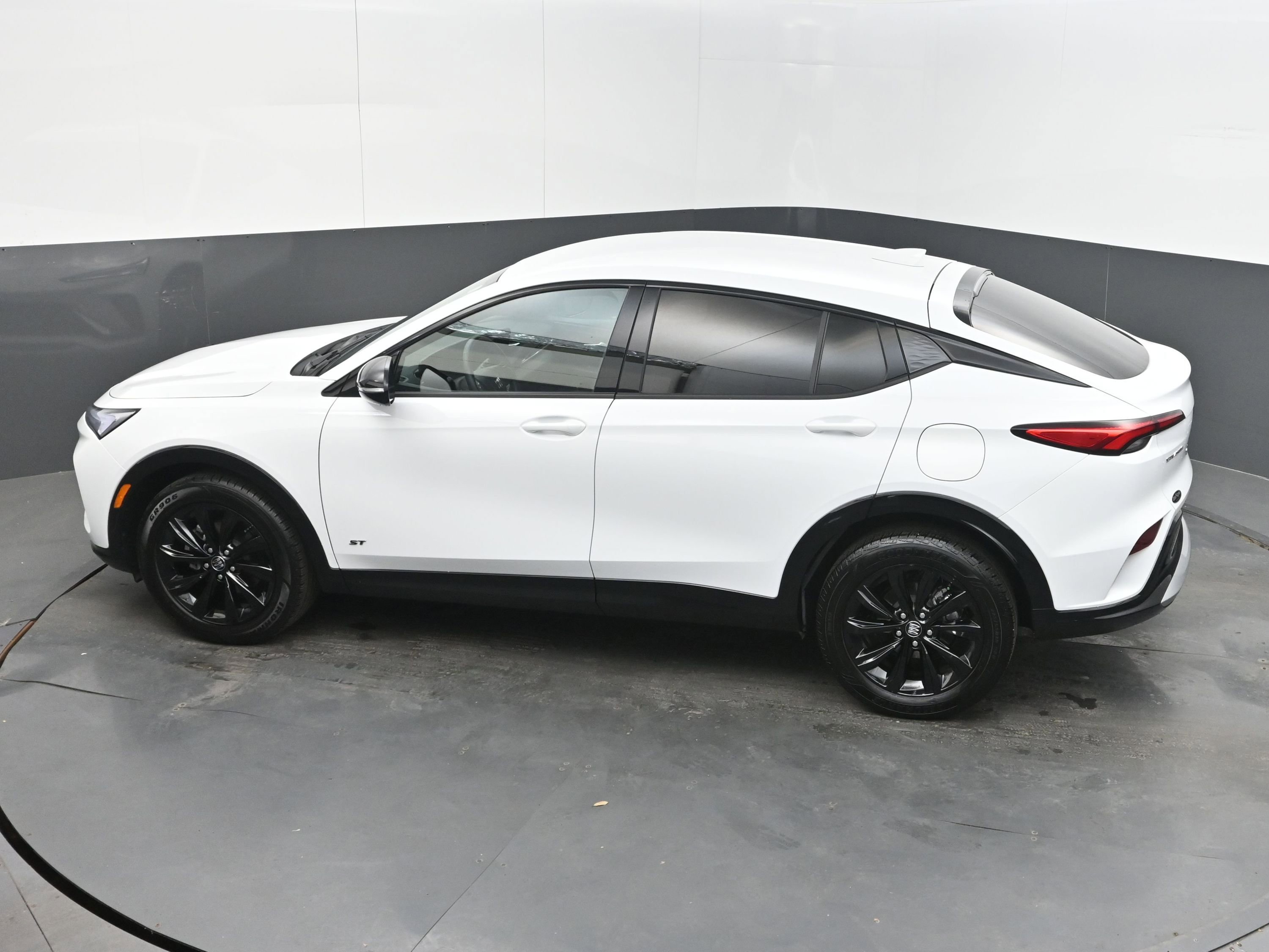 Used 2025 Buick Envista Sport Touring FWD image 35