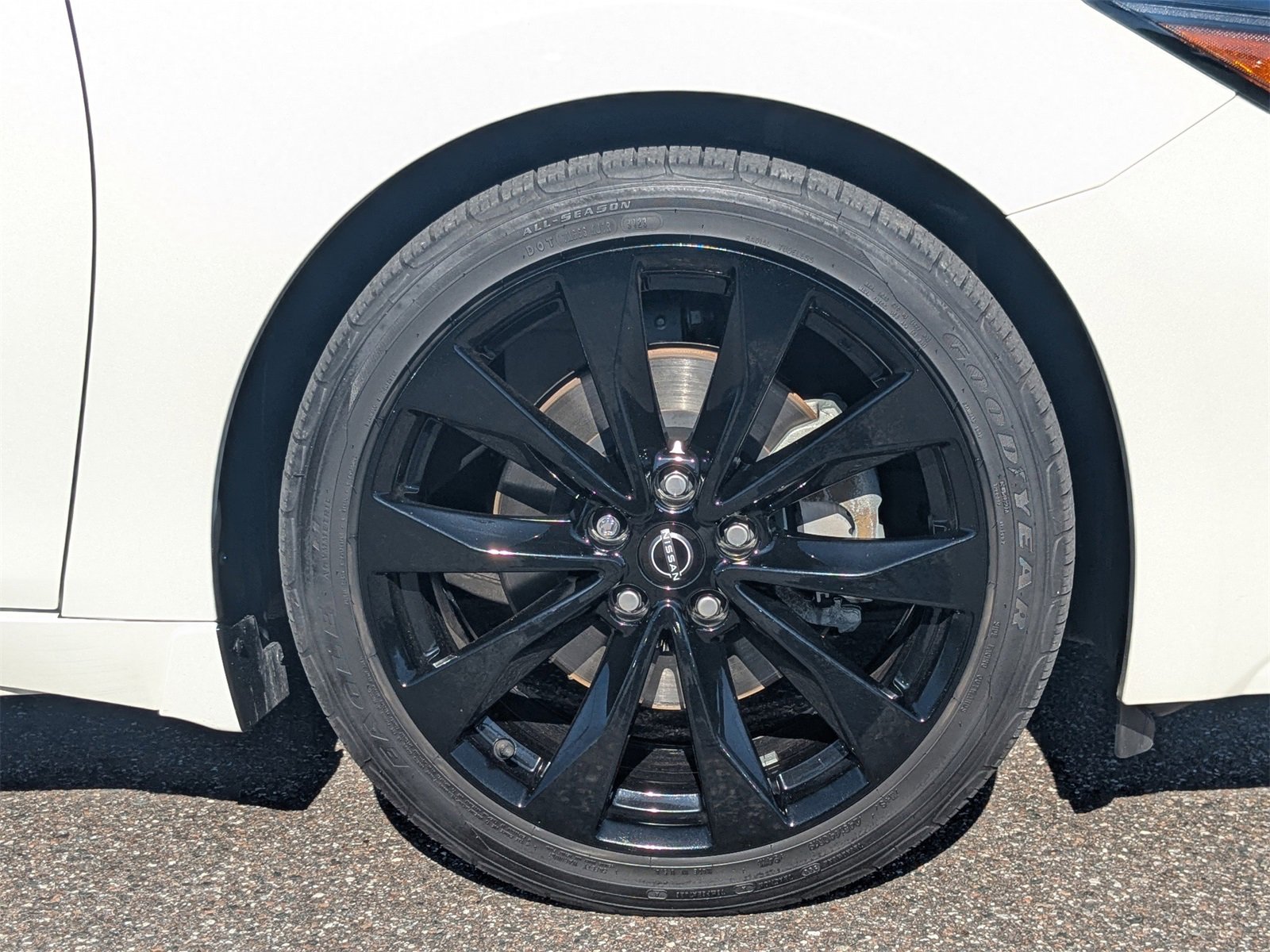 Used 2023 Nissan Maxima SR w/ Sport Mat Group image 19