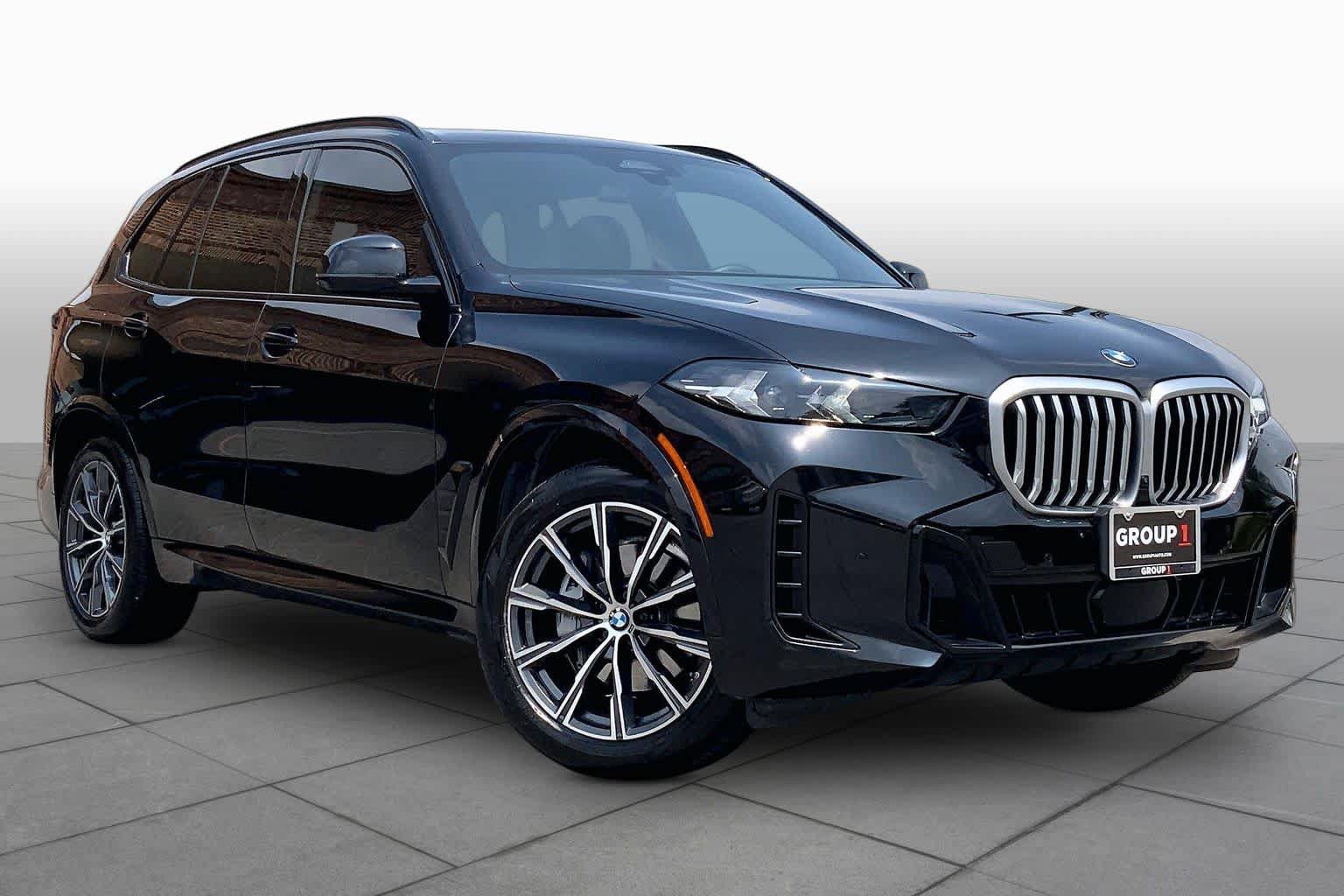 Used 2024 BMW X5 sDrive40i w/ M Sport Package RWD image 3