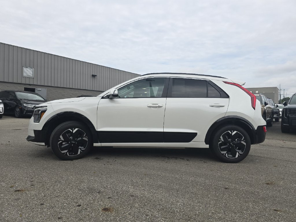 Used 2026 Kia Niro Wind w/ Wind Preserve Package FWD image 13