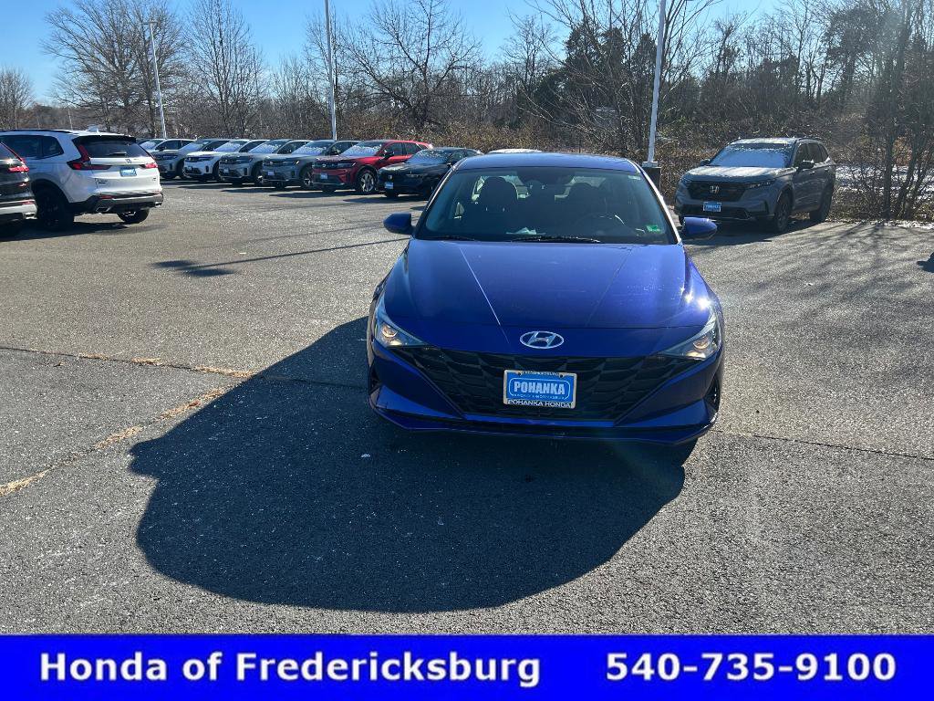 Used 2023 Hyundai Elantra SE w/ Preferred Accessory Package image 9