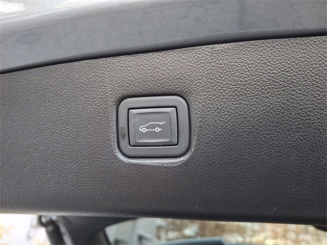 Used 2025 Chevrolet Blazer LT w/ Convenience Package image 30