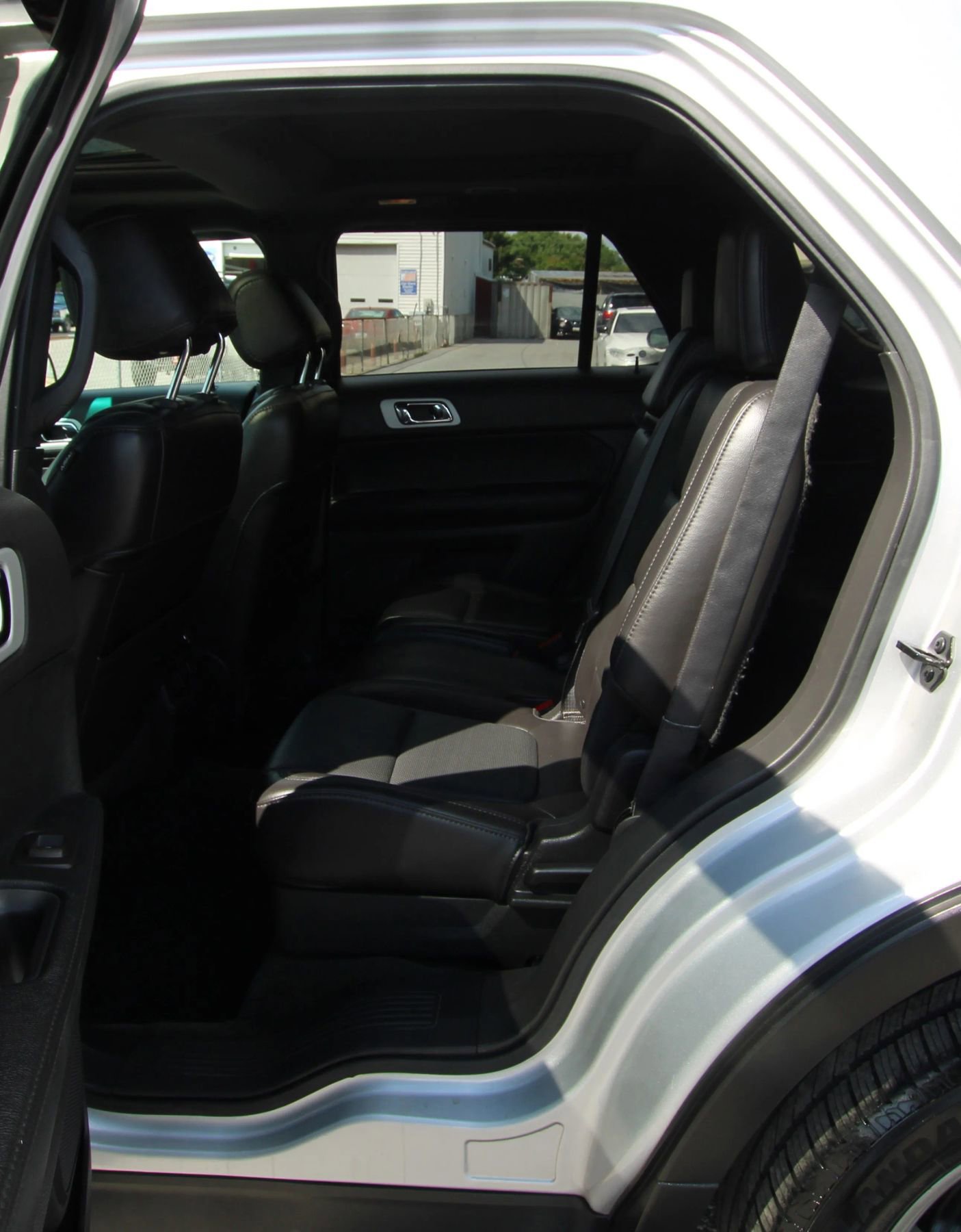 Used 2014 Ford Explorer Limited w/ Equipment Group 301A AWD/4WD image 11