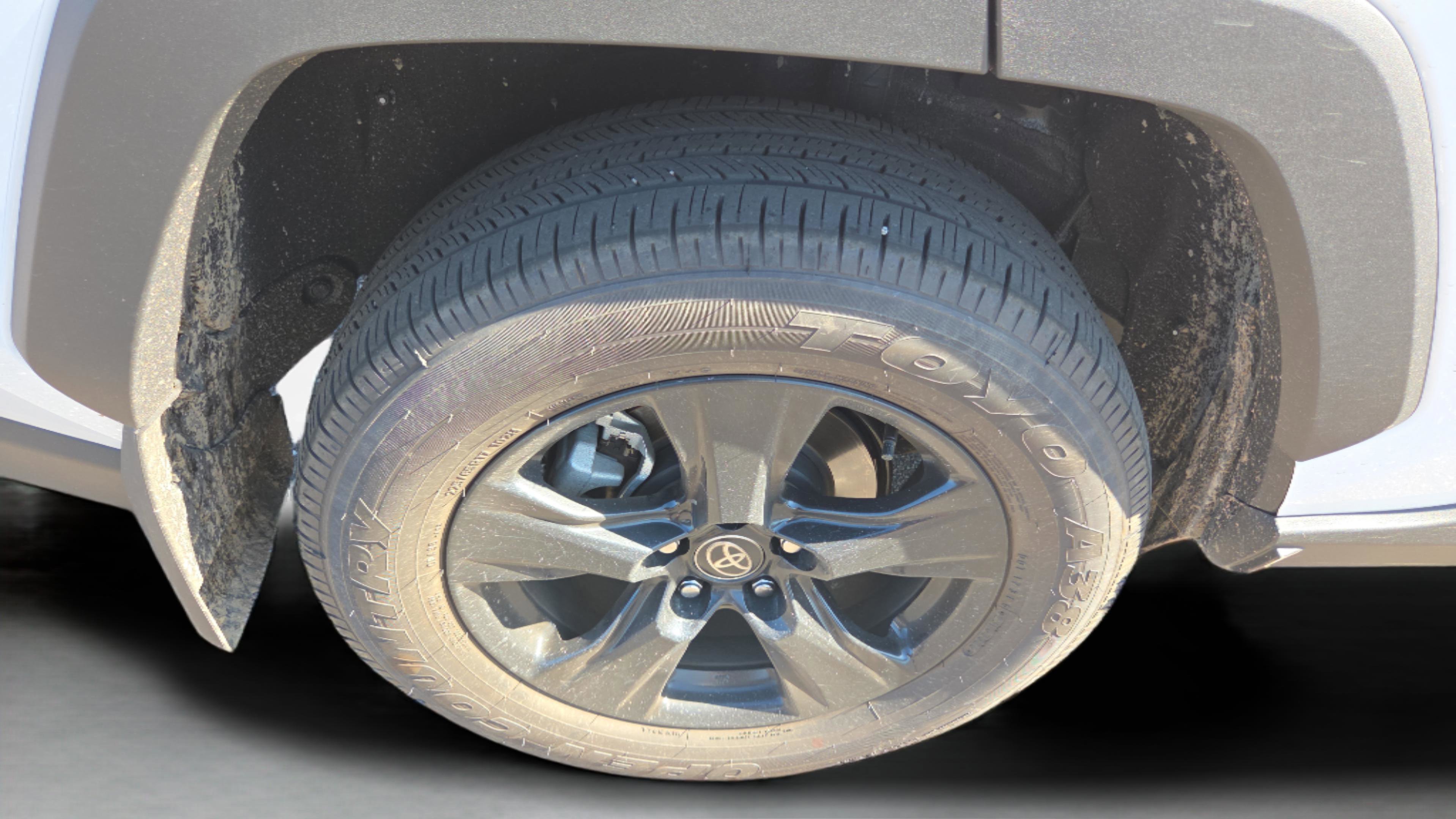 Used 2025 Toyota RAV4 XLE image 32