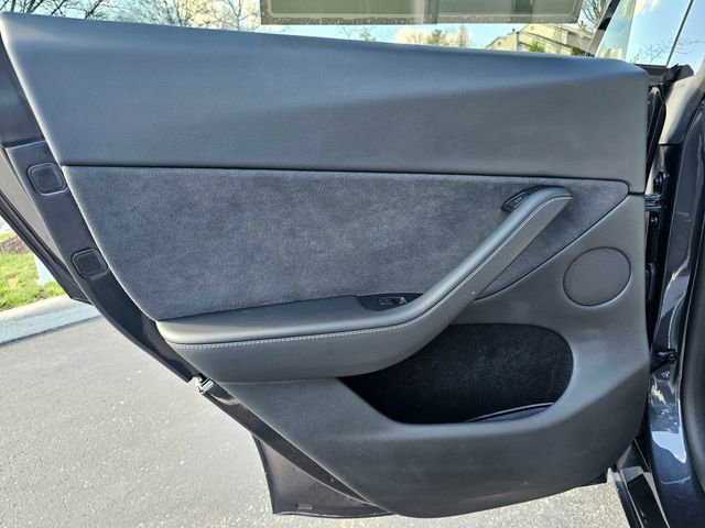Used 2024 Tesla Model Y Long Range image 25