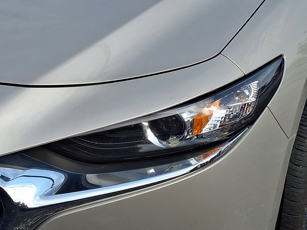 Used 2025 MAZDA MAZDA3 s FWD image 3