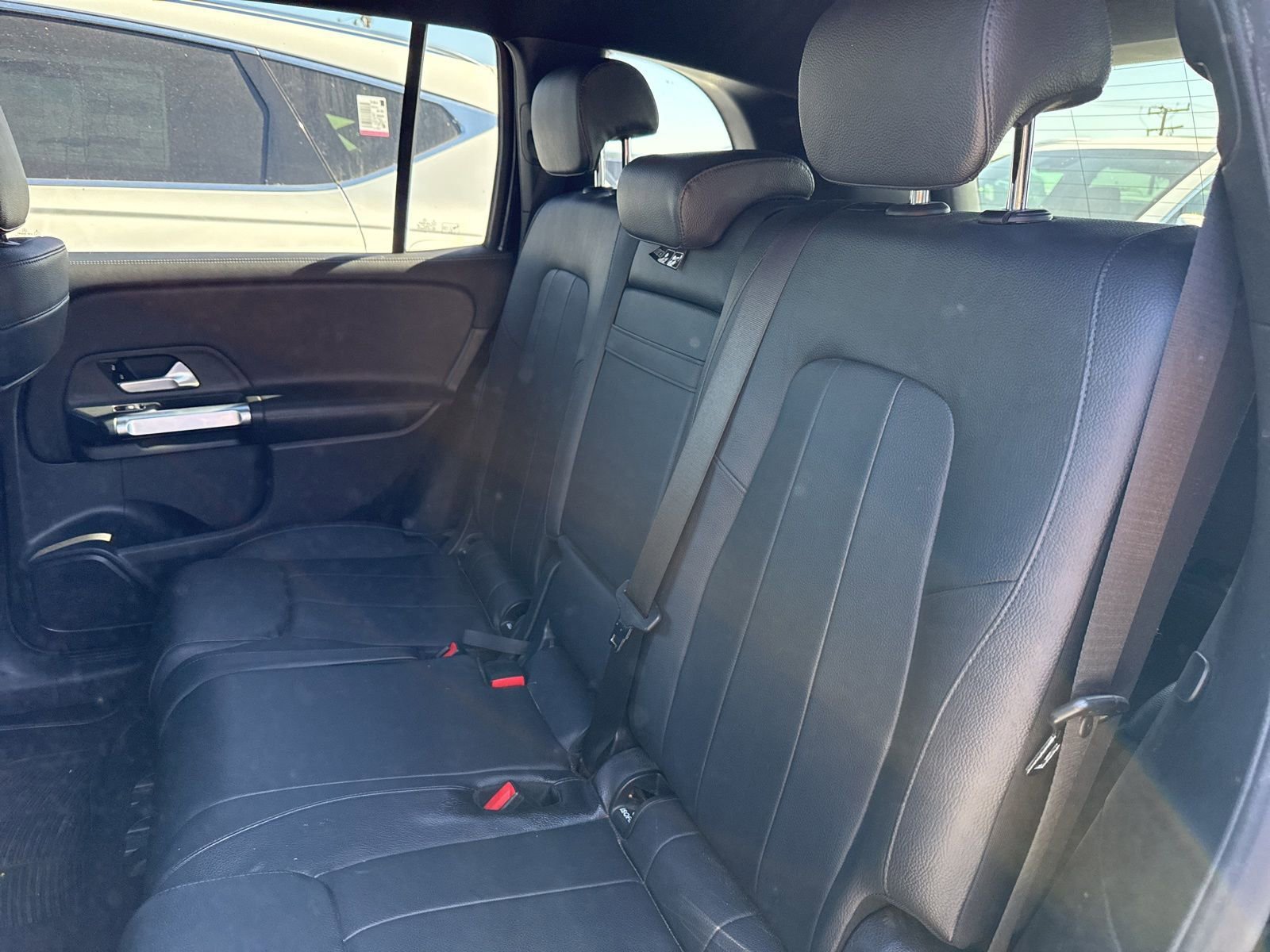 Used 2021 Mercedes-Benz GLB 250 w/ Premium Package image 5
