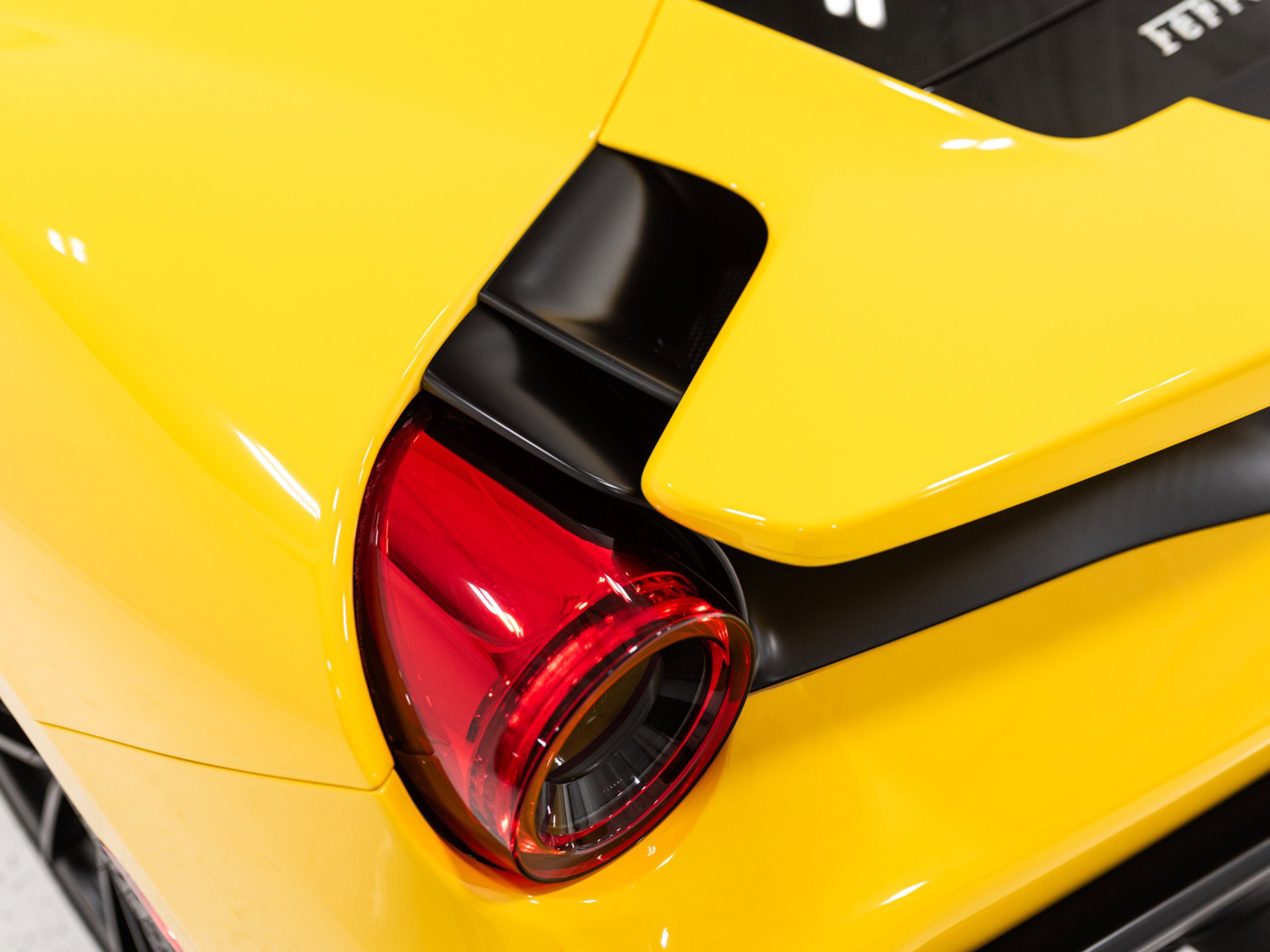 Used 2019 Ferrari 488 Pista Coupe image 16