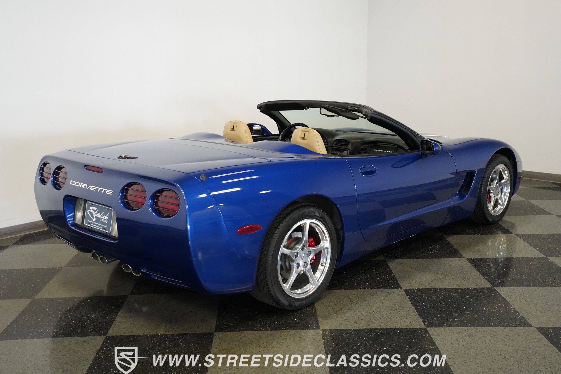Used 2002 Chevrolet Corvette Convertible w/ Preferred Equipment Group2 image 18