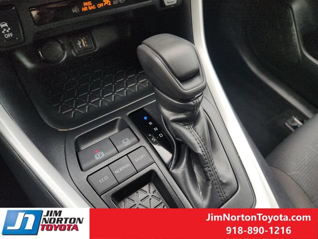 Used 2025 Toyota RAV4 XLE FWD image 20
