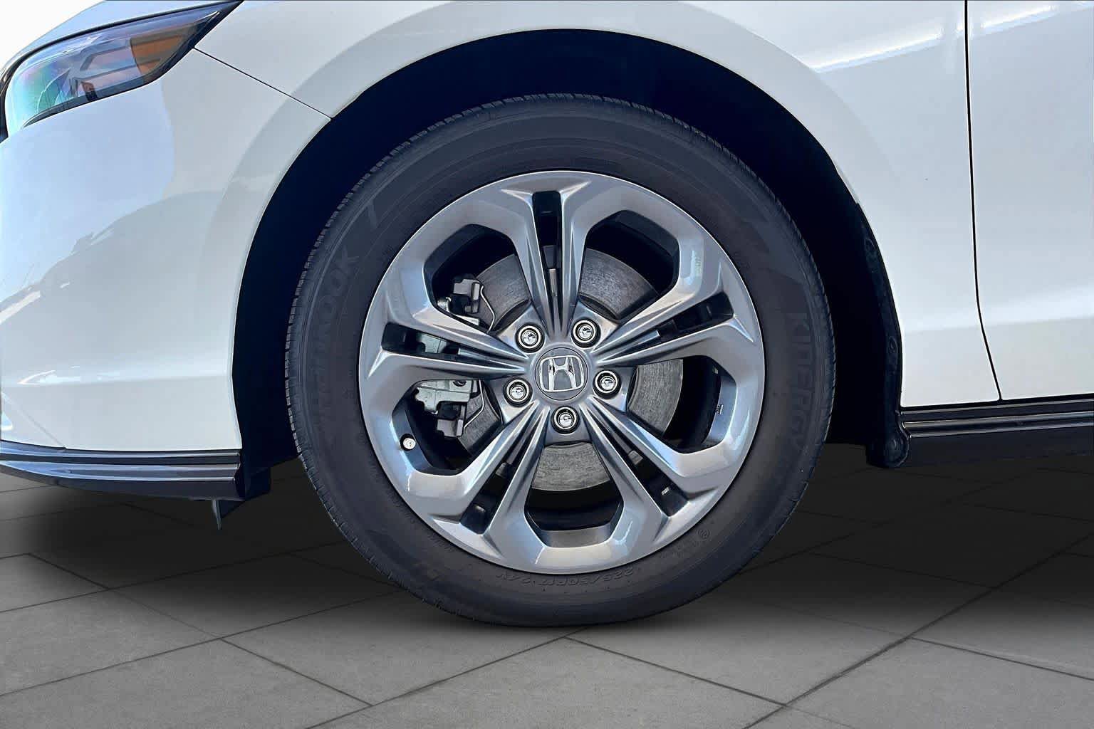 Used 2025 Honda Accord EX-L image 11