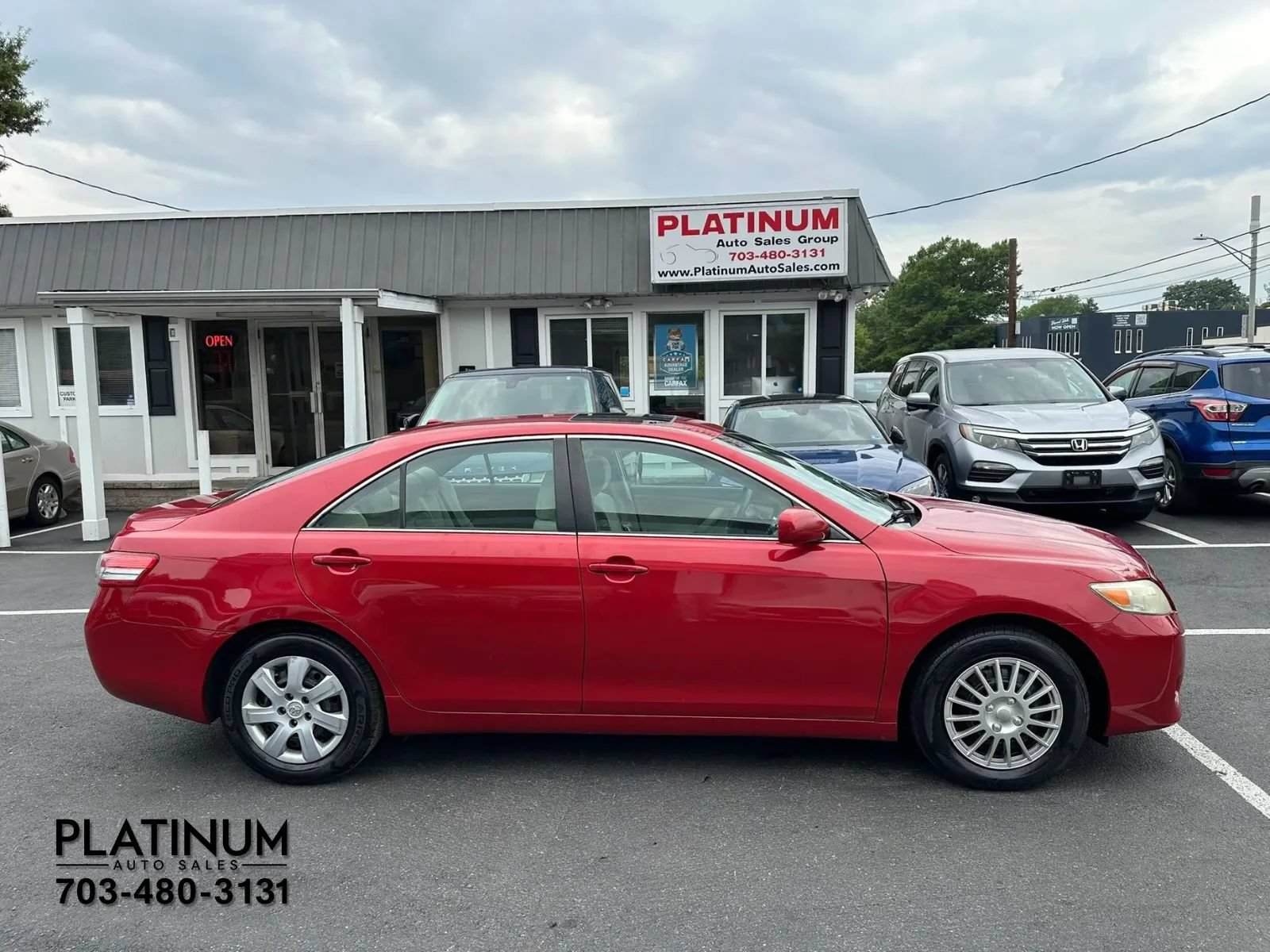 Used 2011 Toyota Camry LE FWD image 10