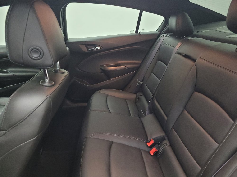 Used 2017 Chevrolet Cruze Premier FWD image 18