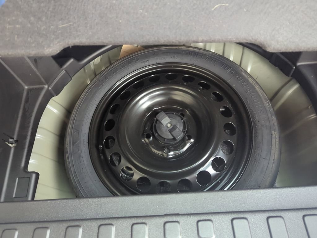 Used 2023 Chevrolet Equinox LS image 17