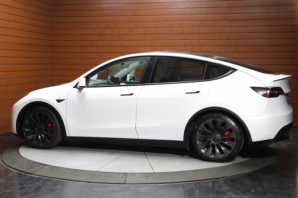 Used 2022 Tesla Model Y Performance AWD/4WD image 10