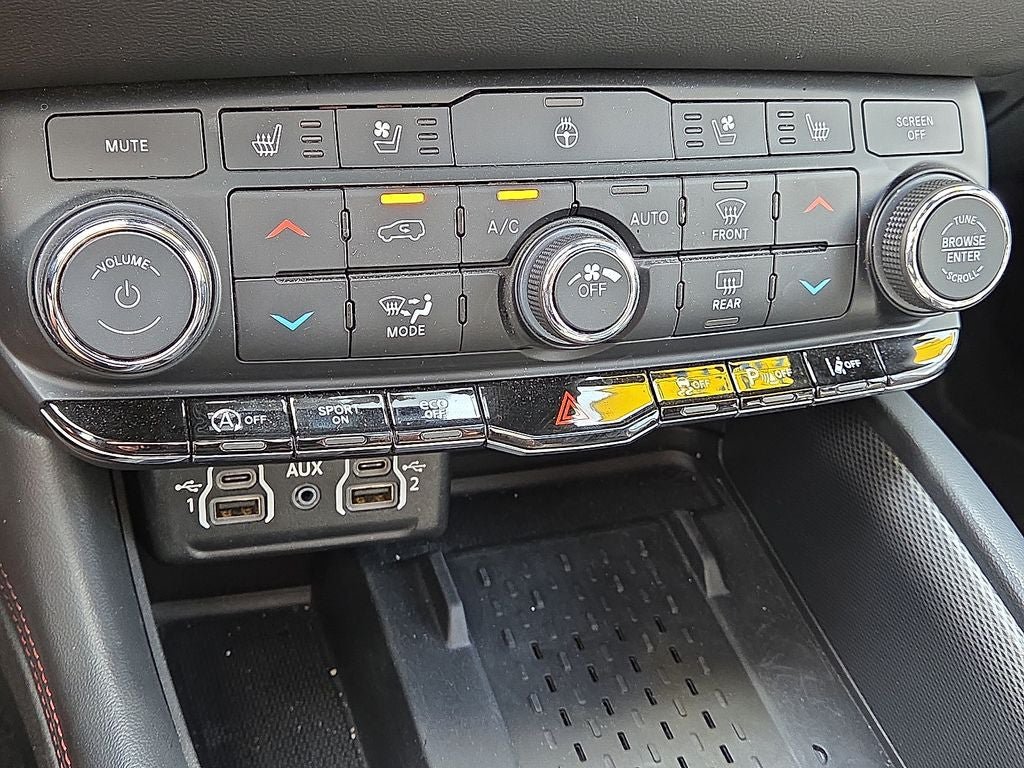Used 2025 Dodge Durango GT AWD/4WD image 23