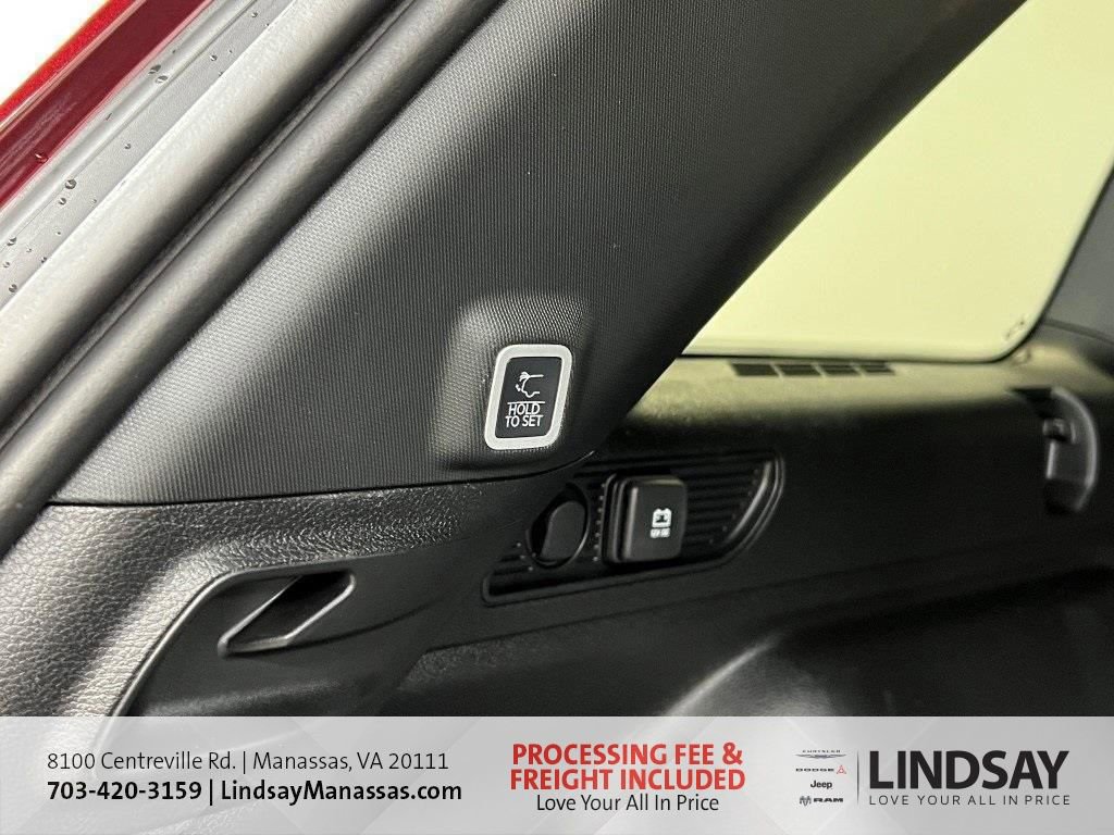 New 2025 Jeep Grand Cherokee Altitude image 9