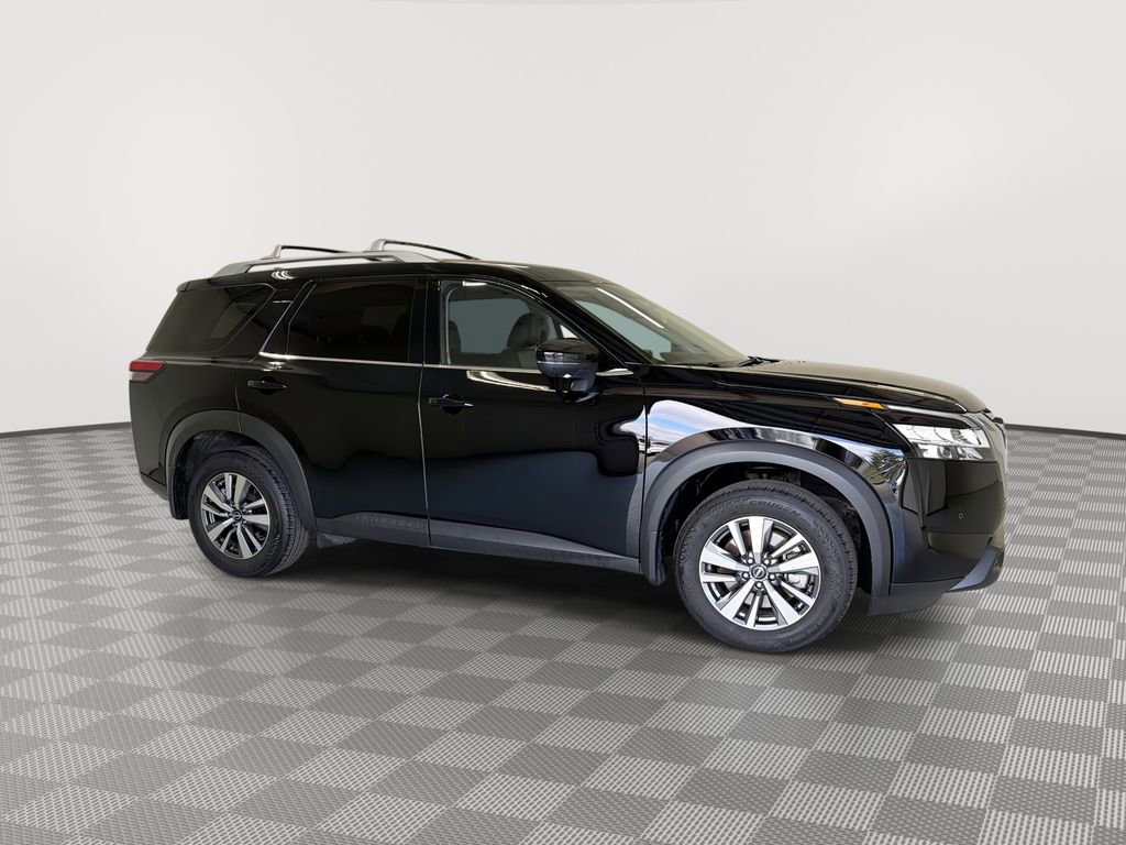 Certified 2024 Nissan Pathfinder SL image 13