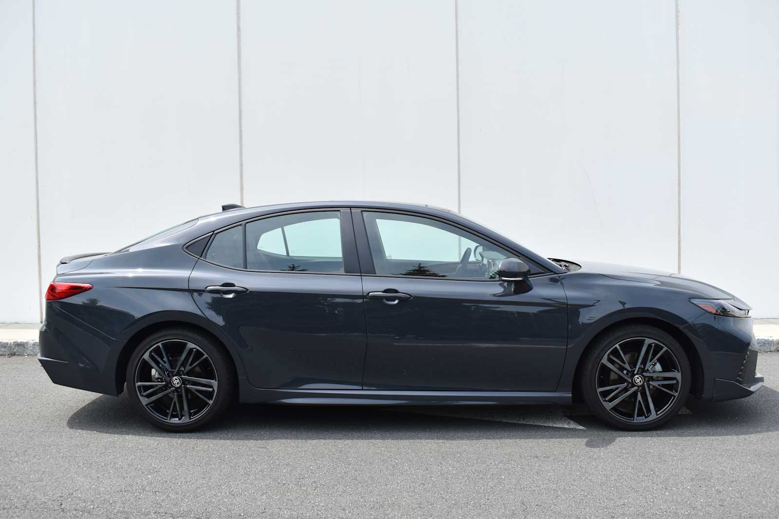 Used 2026 Toyota Camry XSE FWD image 4