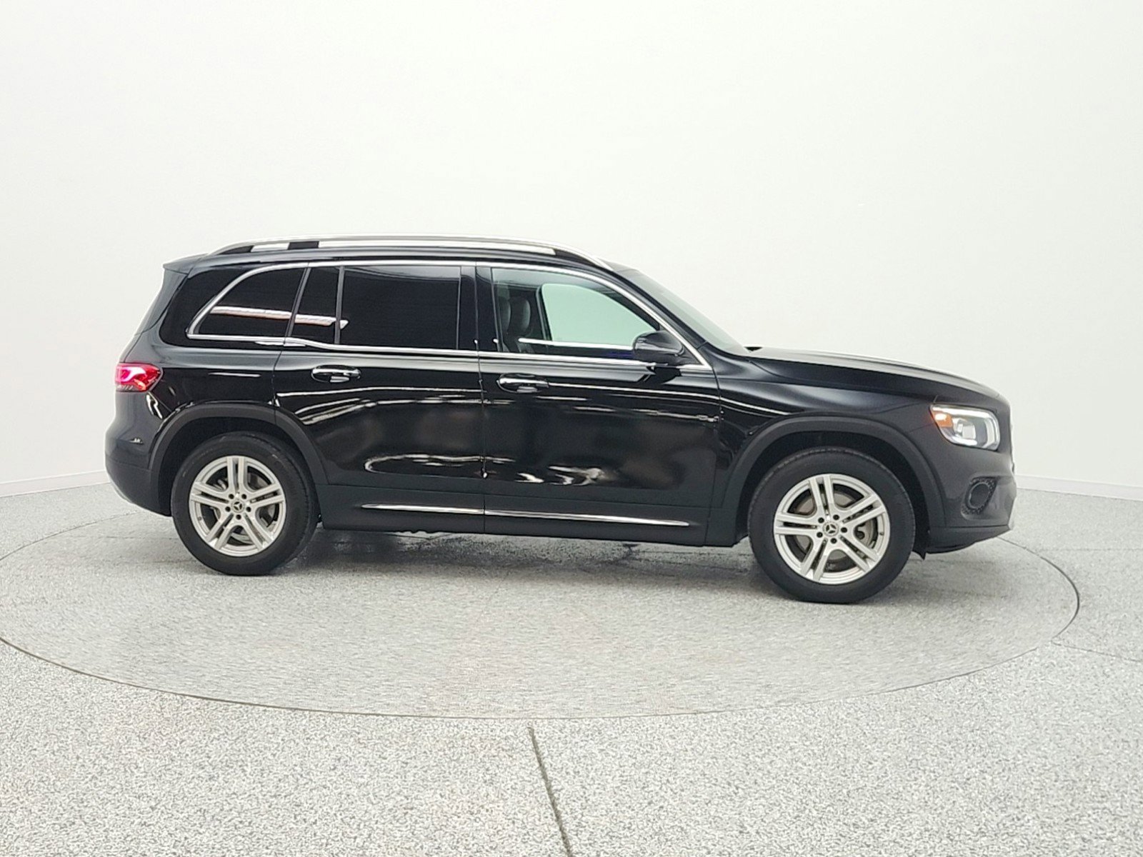 Used 2022 Mercedes-Benz GLB 250 image 4