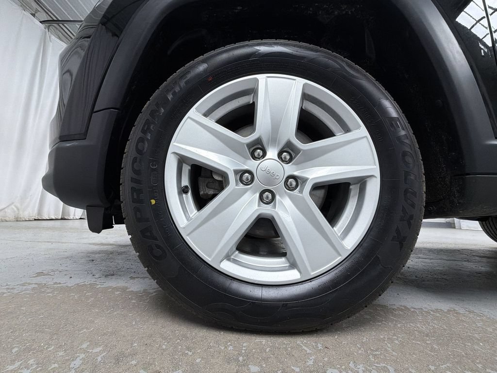 Used 2022 Jeep Compass Latitude w/ Sun and Sound Group AWD/4WD image 14