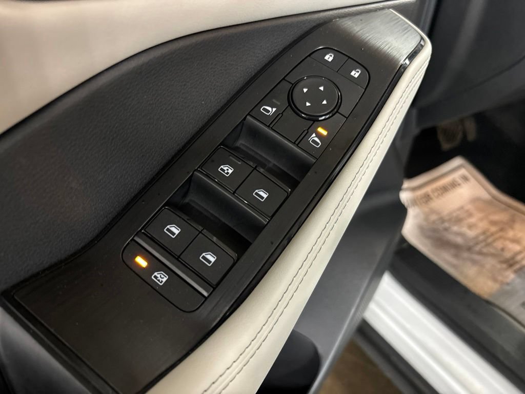 Used 2024 Nissan Rogue SV AWD/4WD image 18