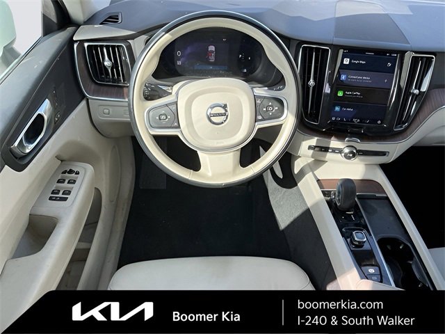Used 2022 Volvo XC60 B5 Momentum image 14