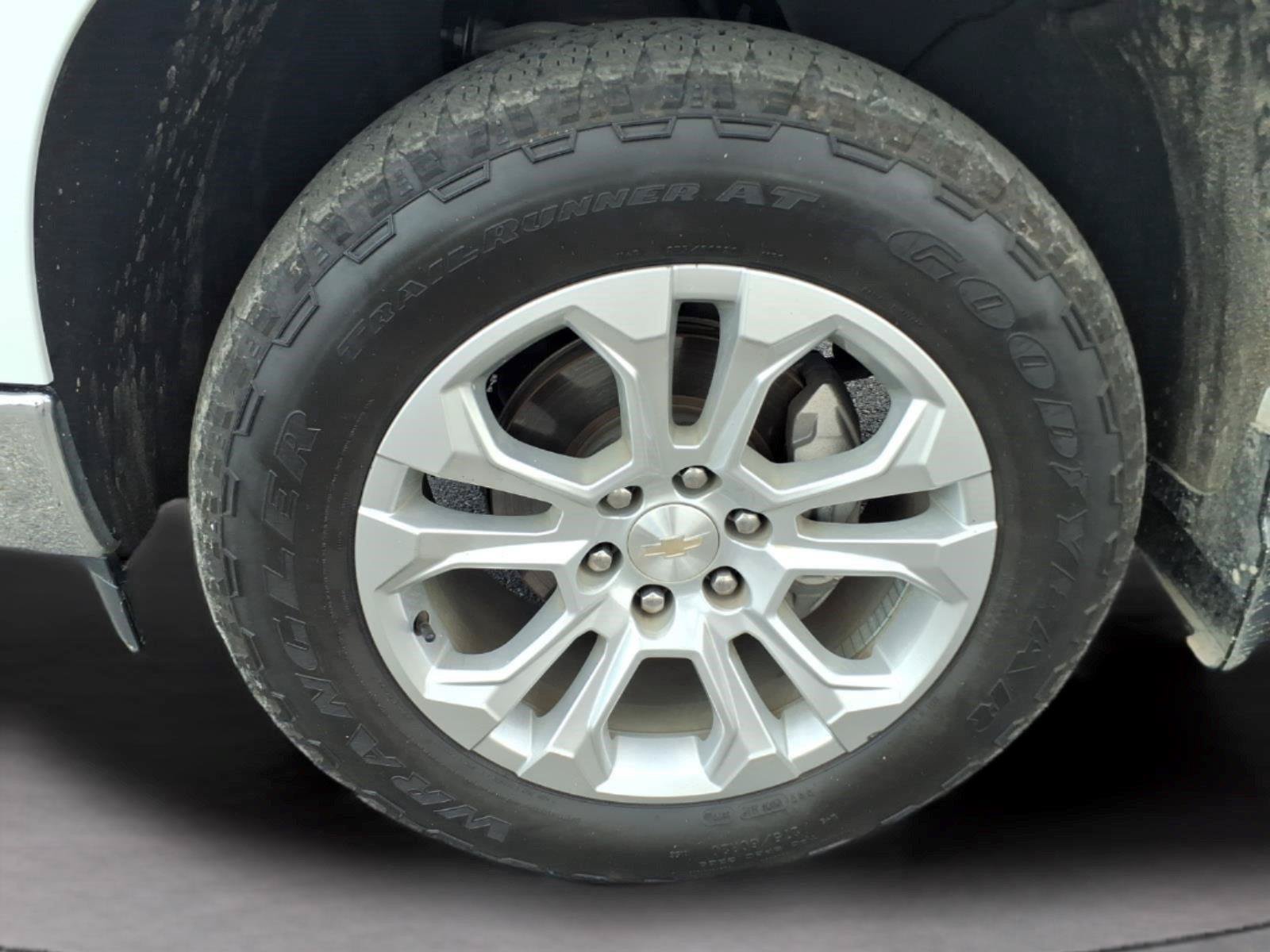 Used 2023 Chevrolet Silverado 1500 LTZ w/ LTZ Premium Package AWD/4WD image 9