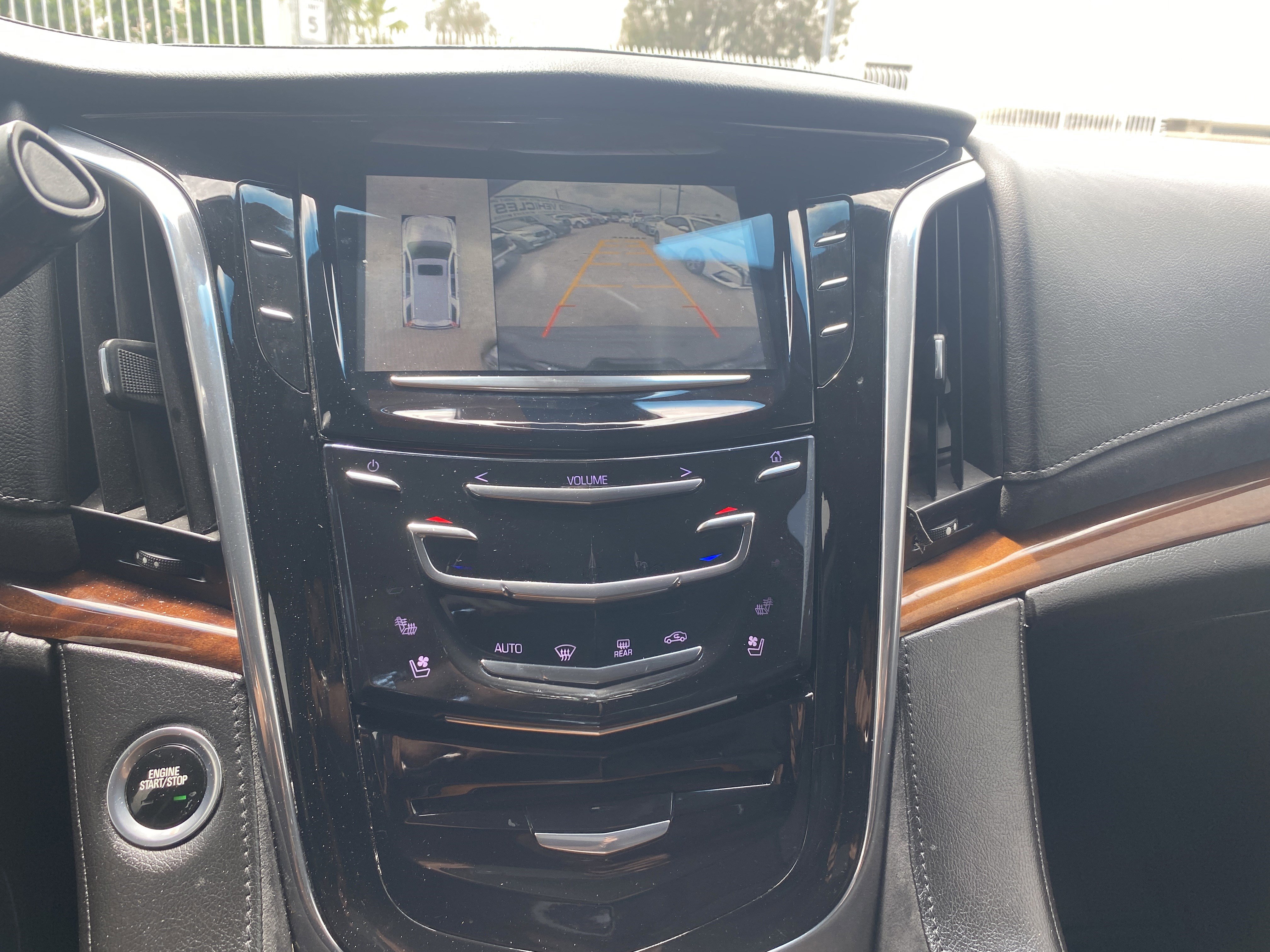 Used 2016 Cadillac Escalade ESV Luxury RWD image 12