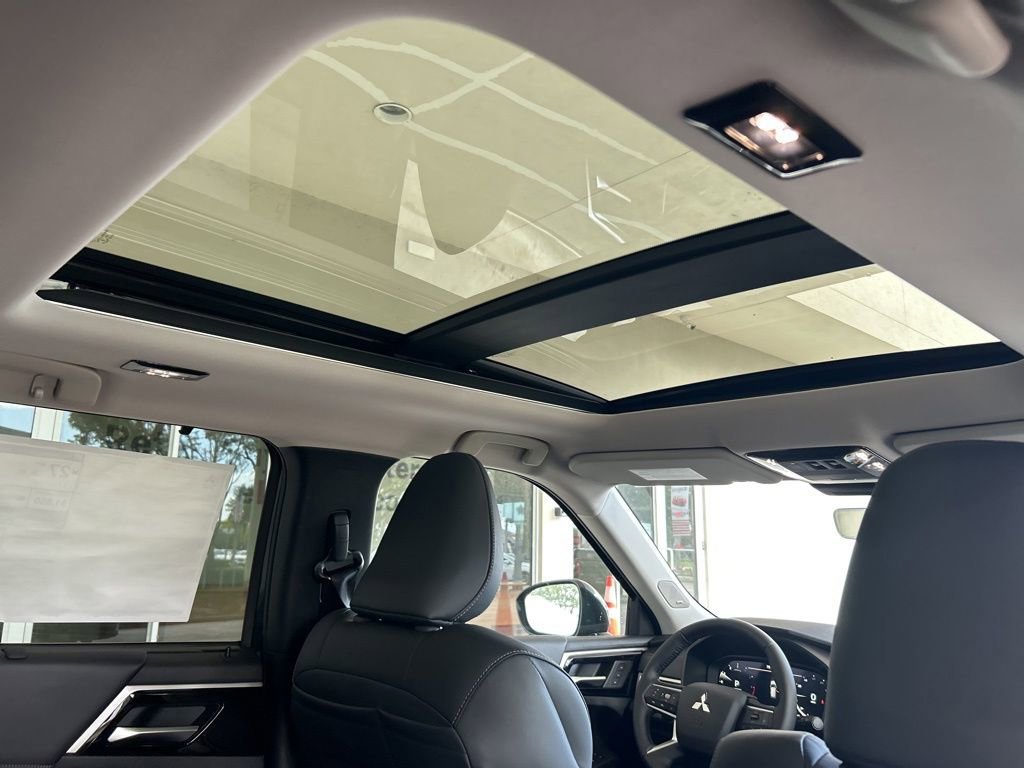 New 2026 Mitsubishi Outlander AWD image 31