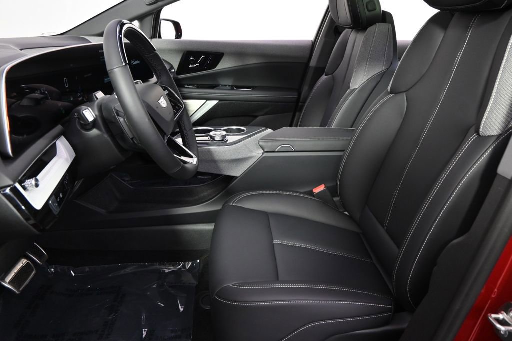 New 2026 Cadillac Optiq Sport 1 w/ LPO, Floor Liner Package AWD/4WD image 13