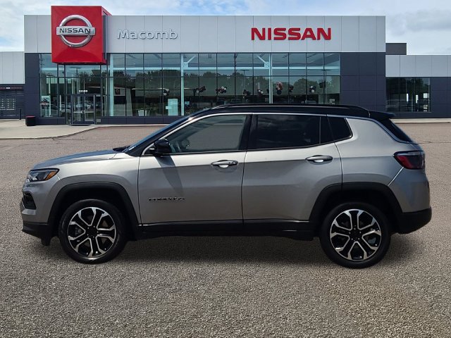 Used 2024 Jeep Compass Limited AWD/4WD image 4