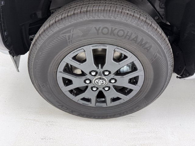 New 2026 Toyota 4Runner SR5 AWD/4WD image 7