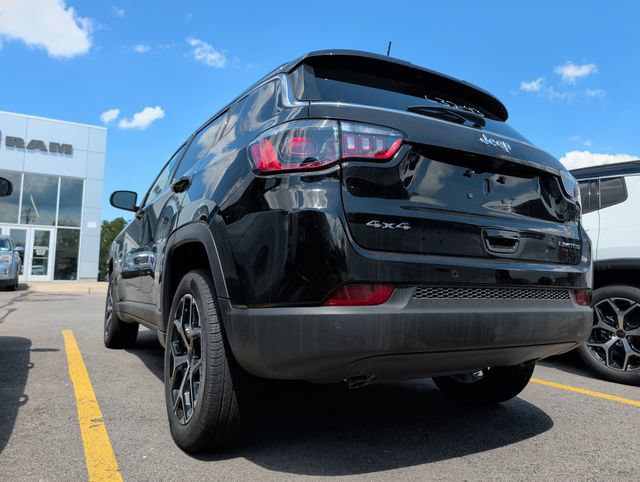New 2026 Jeep Compass Limited AWD/4WD image 2