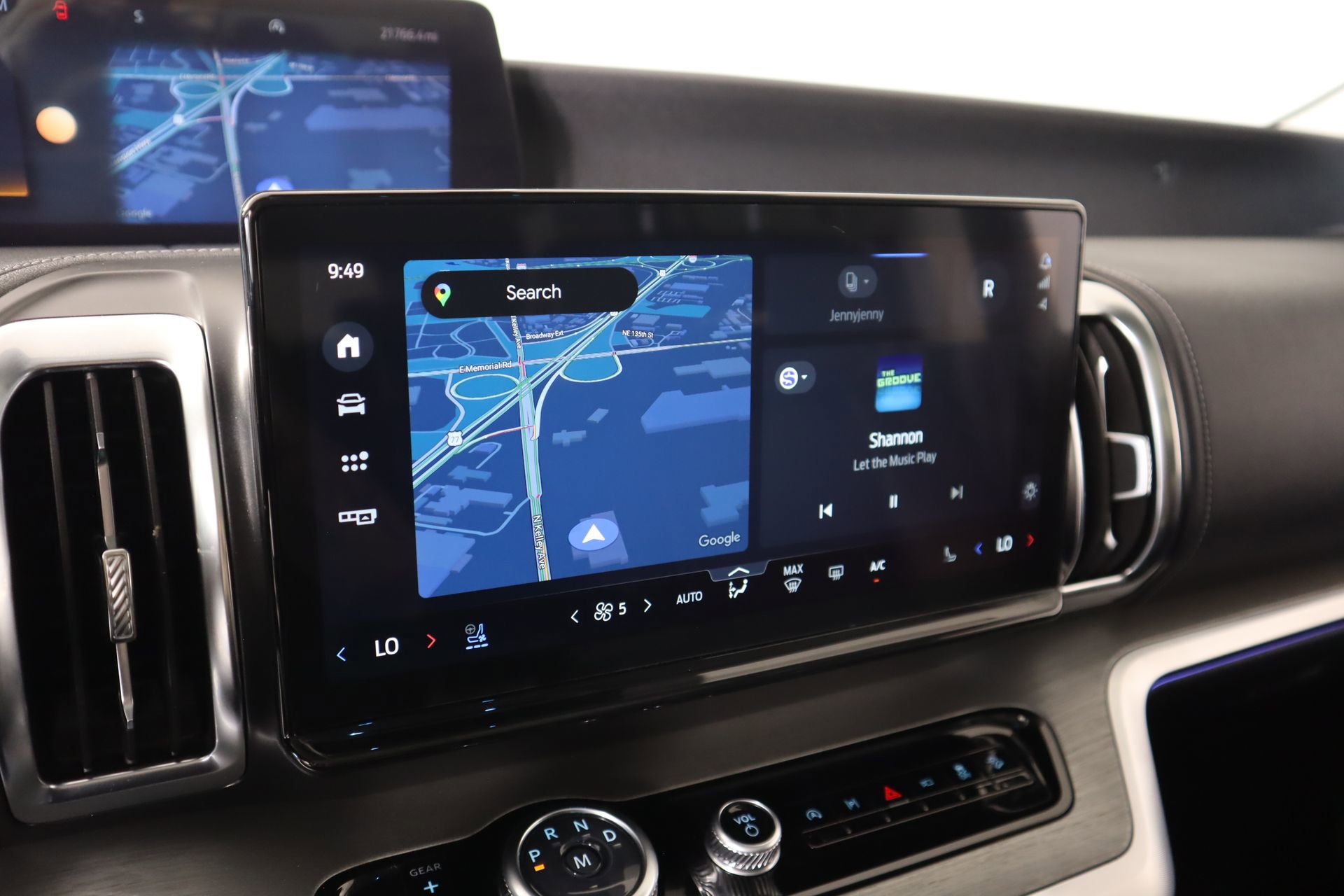 Used 2025 Ford Expedition Max Platinum AWD/4WD image 7