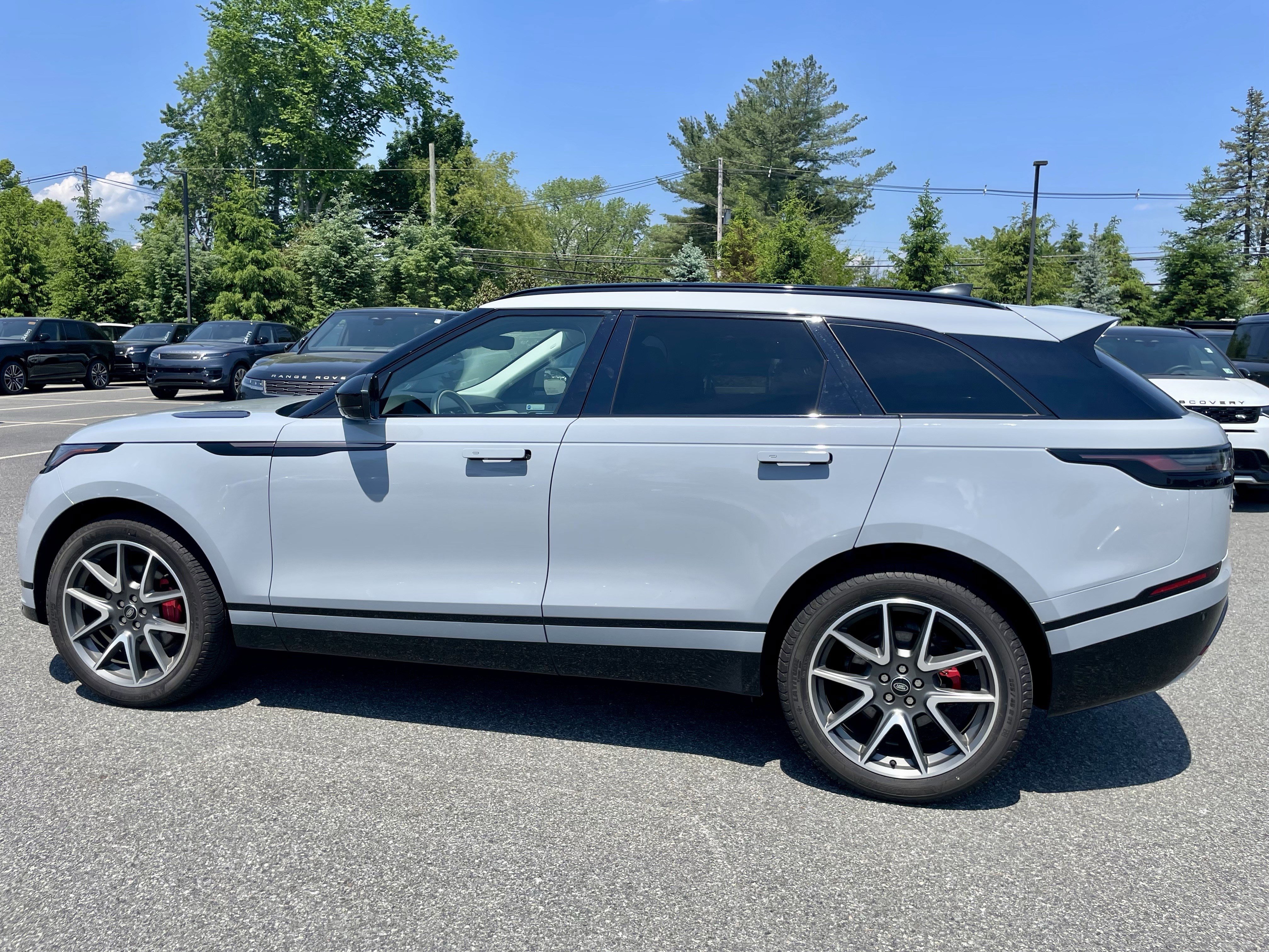 Certified 2025 Land Rover Range Rover Velar Dynamic SE AWD/4WD image 5