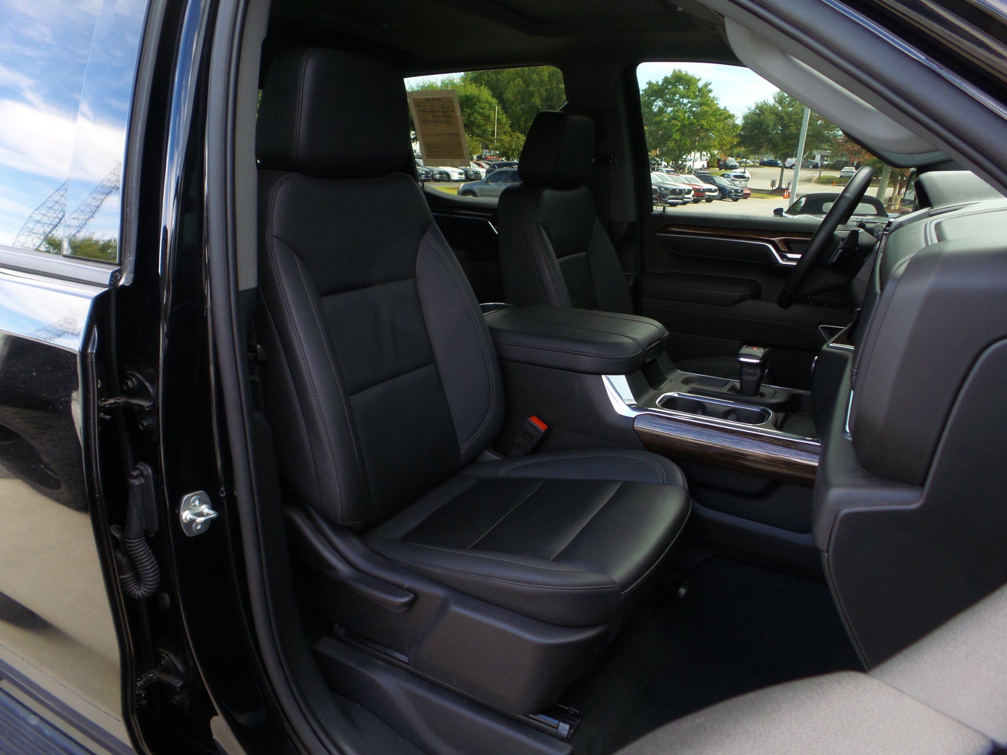Used 2025 GMC Sierra 1500 Elevation w/ Elevation Premium Package image 18