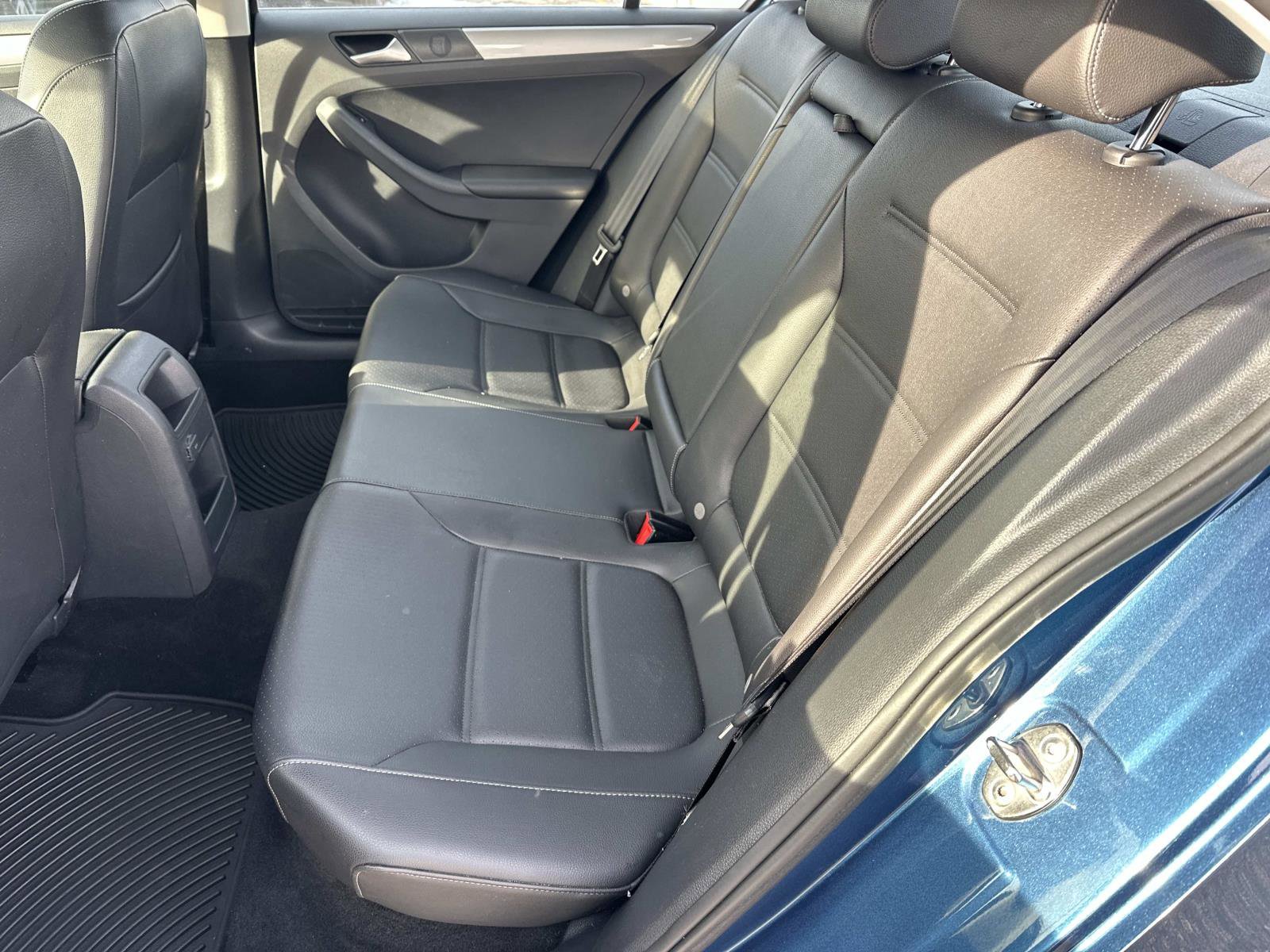 Used 2018 Volkswagen Jetta SE image 12