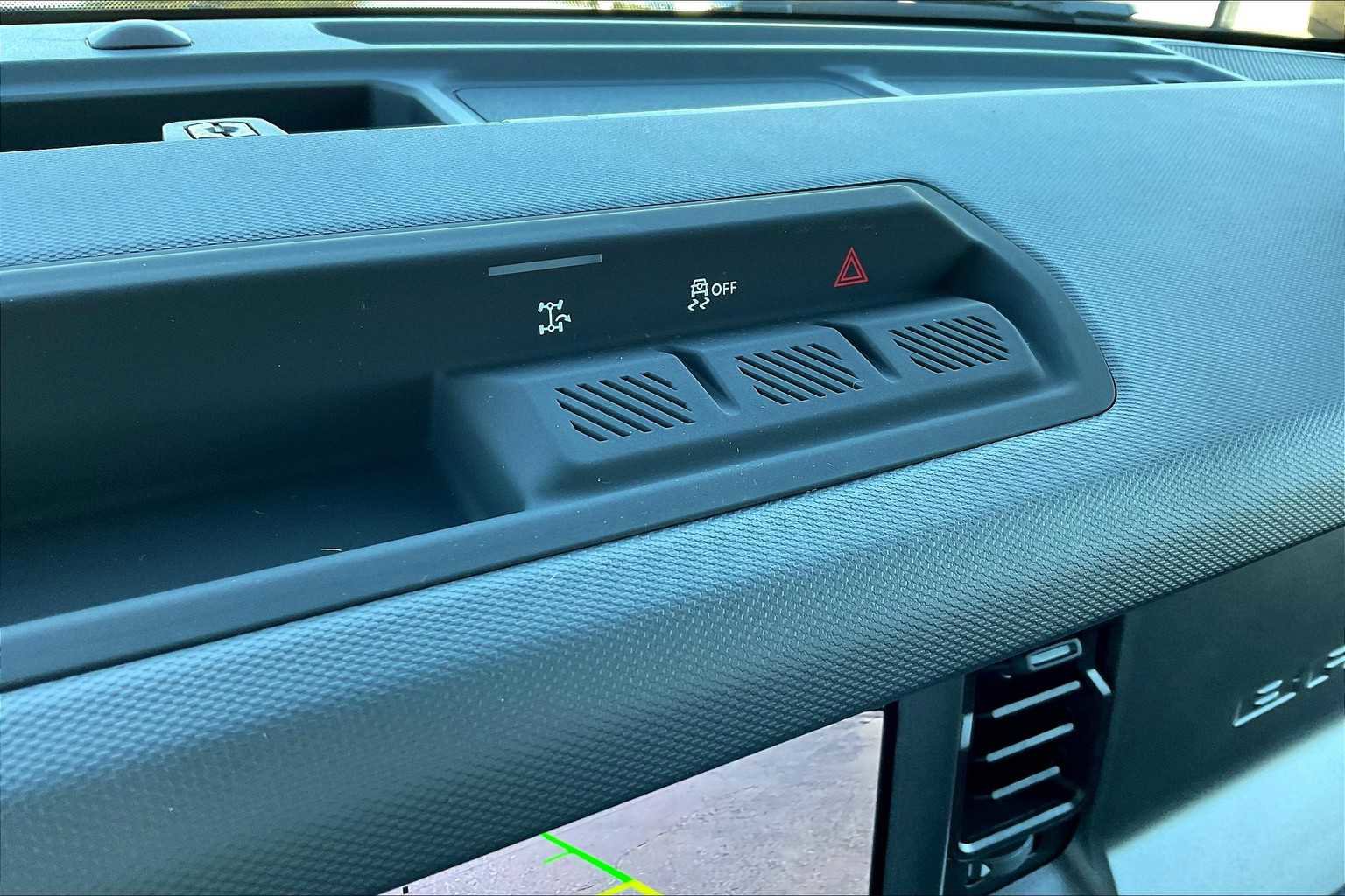 New 2025 Ford Bronco Base image 18