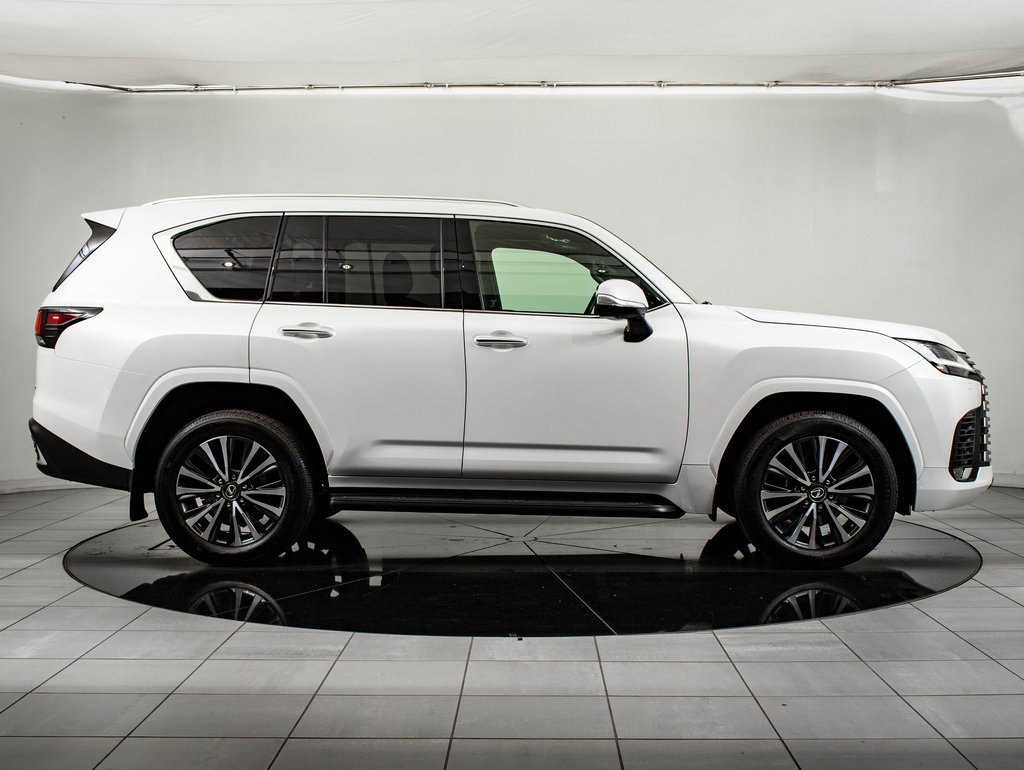 Used 2024 Lexus LX 600 4WD w/ Interior Upgrade Package image 11