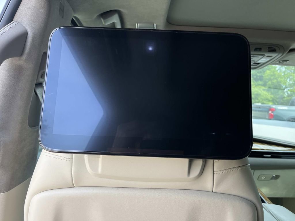 Used 2021 Cadillac Escalade ESV Sport Platinum AWD/4WD image 18