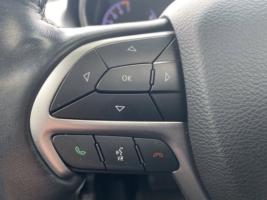 Used 2020 Jeep Grand Cherokee Altitude image 29