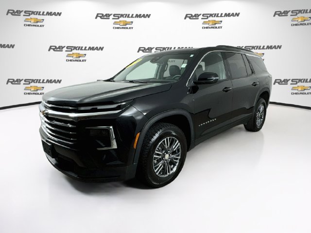 Used 2026 Chevrolet Traverse LT AWD/4WD image 3