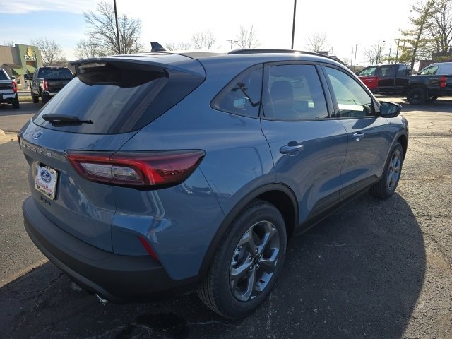 New 2026 Ford Escape ST-Line w/ Cold Weather Package image 5