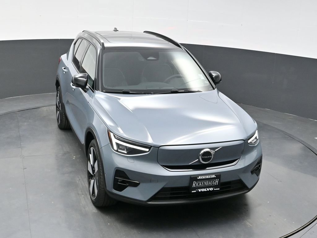 Used 2023 Volvo XC40 Recharge Plus image 32