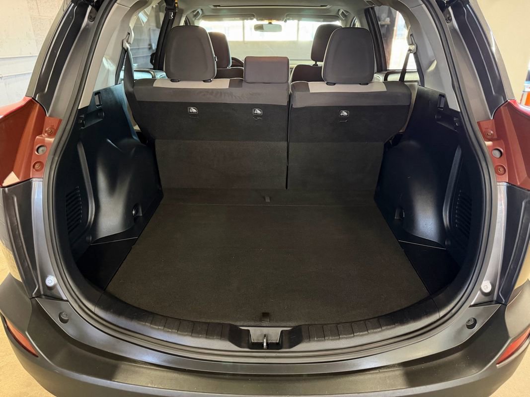 Used 2015 Toyota RAV4 XLE image 20