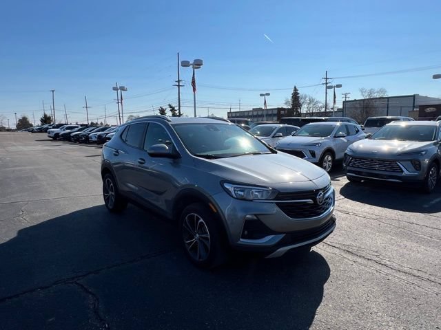 Used 2023 Buick Encore GX Select AWD/4WD image 3